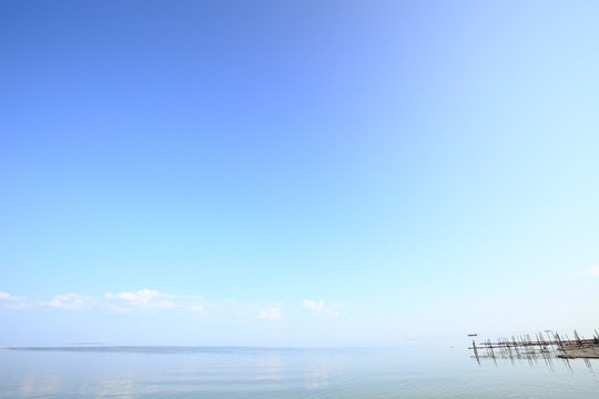 湖水栈桥