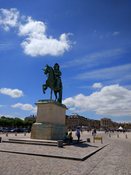 路易十四骑马雕像