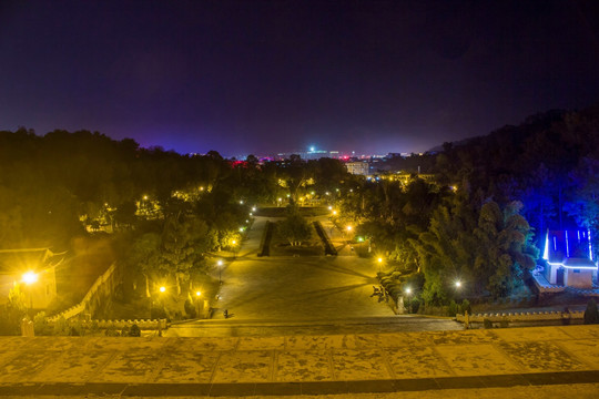 云南省普洱市梅子湖公园广场夜景