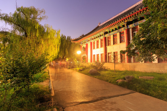 北京大学红四楼备斋夜景