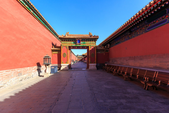 北京故宫红墙近光右门琉璃门