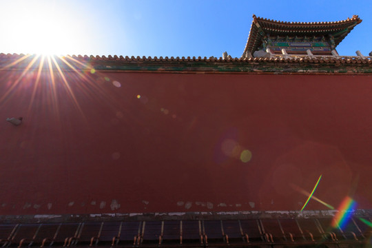 北京故宫红墙宫墙太阳光芒