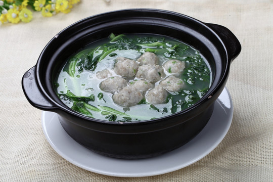 时蔬鱼丸煲