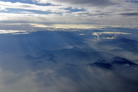 蓝天白云 山峰