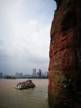 乐山江景