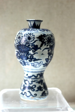 古代花瓶青花瓷
