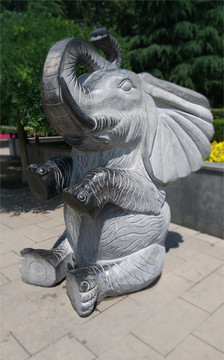 大象石雕塑