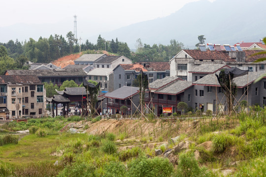 张谷英村