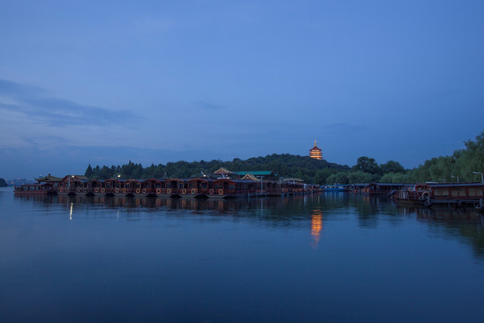 杭州西湖公园夜景