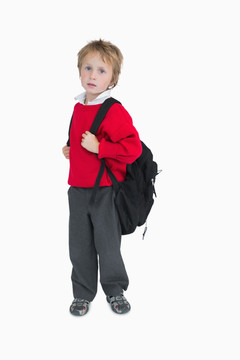 背着书包的可爱小男孩