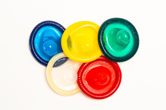 五个彩色避孕套