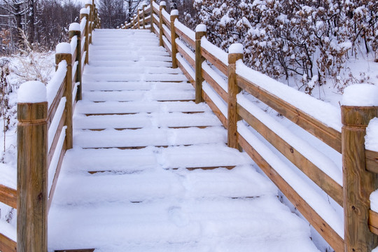 雪后栈道