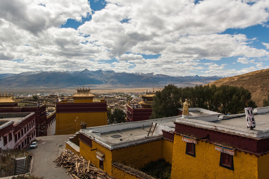 高原 藏地 寺院