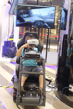虚拟现实 VR 游戏 小孩