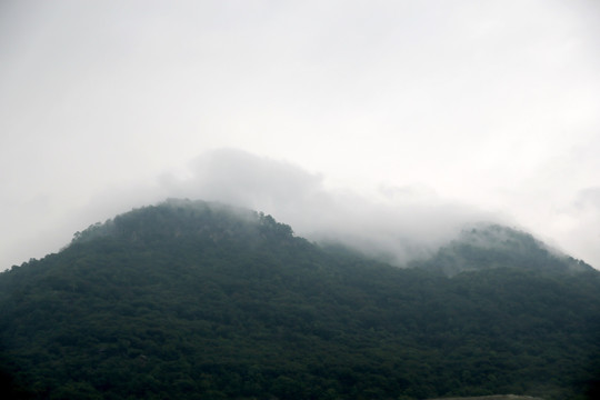 大山风景  云雾缭绕