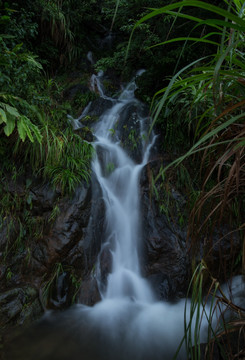 山泉 溪水