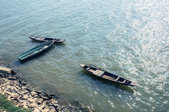 湘江岸边的小船