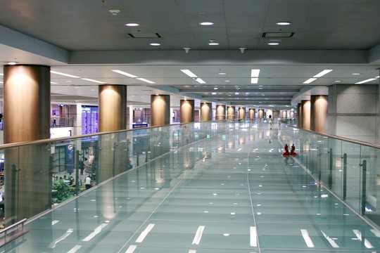 首尔机场玻璃走廊