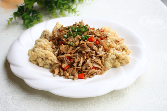 卜豆角炒河蚌肉