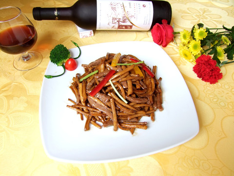 茶树菇炒牛仔柳