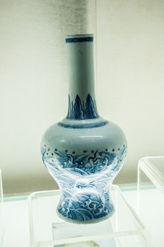 海浪纹花瓶
