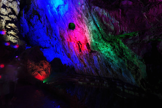 岩洞 洞穴