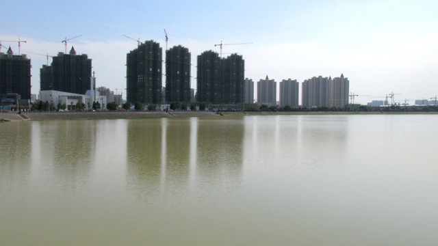 河边倒影