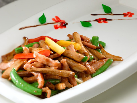 茶树菇炒炭烧肉