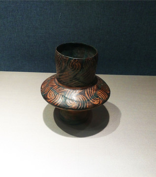 新石器时期涡纹彩陶壶