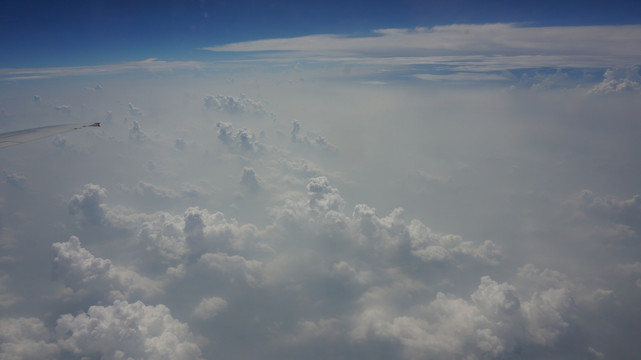 空中云朵
