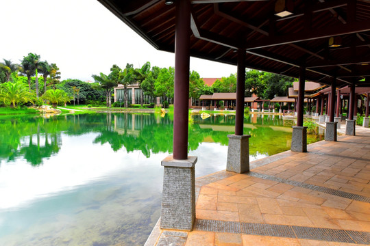 云南弥勒湖泉酒店
