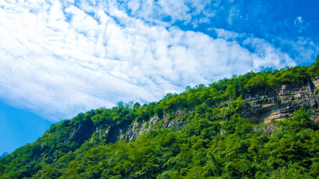 悬崖 山岭 浮云