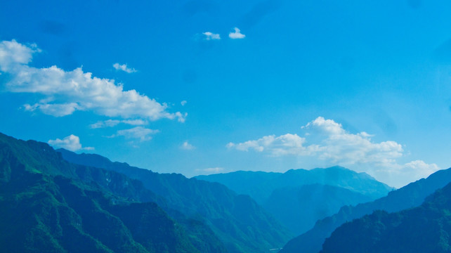山峦 崇山峻岭