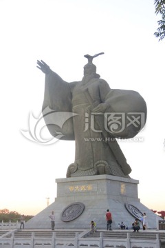 西安汉武大帝雕塑