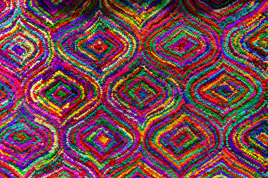 鲜艳地毯