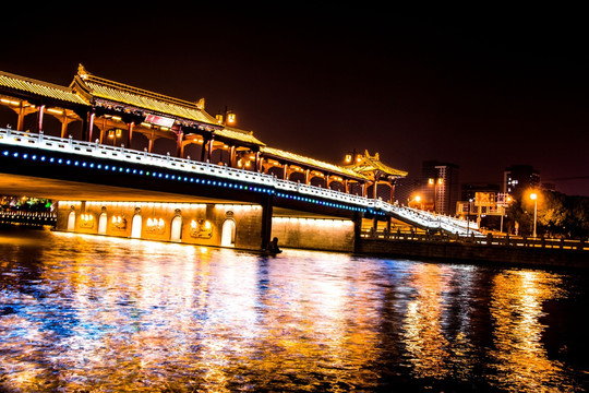 苏州护城河夜景