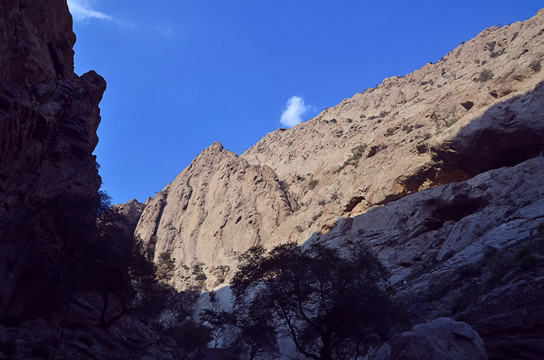 山峰 峡谷