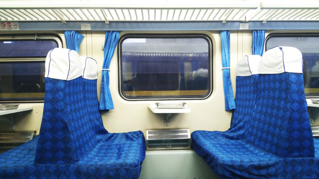 火车硬座位室内装饰