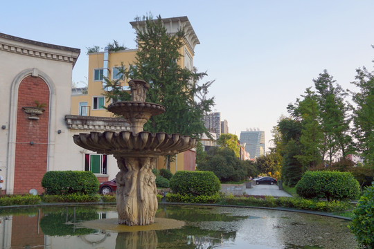 城市社区广场 池塘喷泉雕塑