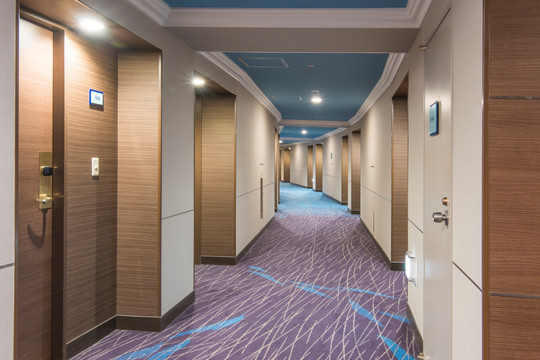 弧形酒店走廊