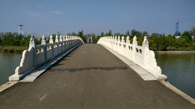 汉白玉桥