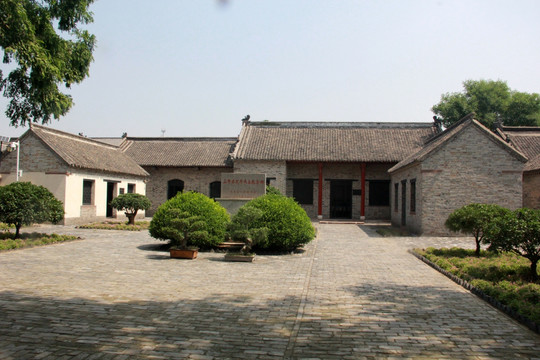 山东省政府成立纪念碑