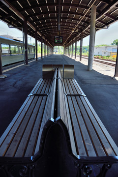 火车站的长椅