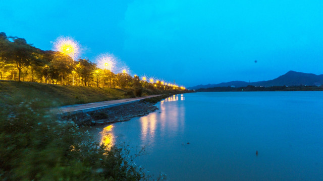 河源江边城市夜景