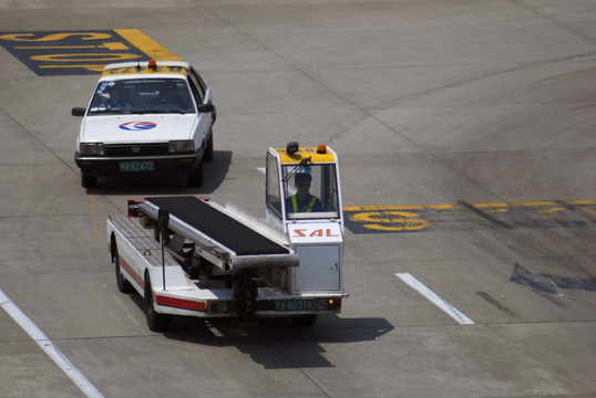 机场专用车辆 行李传送车