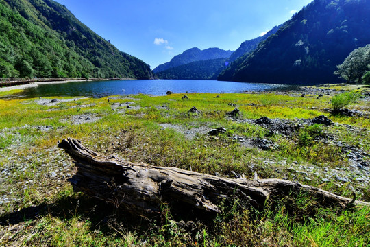 孟达天池全景