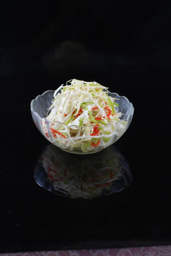 花生米拌白菜心