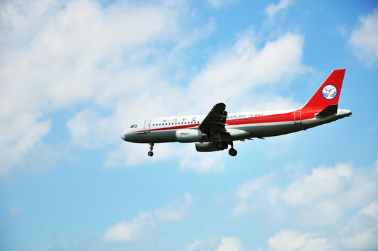 飞机降落 四川航空