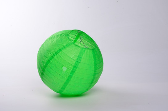 草绿色球型纸灯笼