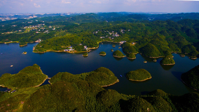 美丽百花湖